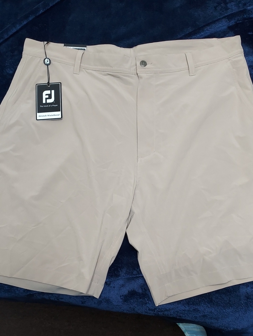 NWT FootJoy Men's Flat Front Golf Shorts in Light Khaki